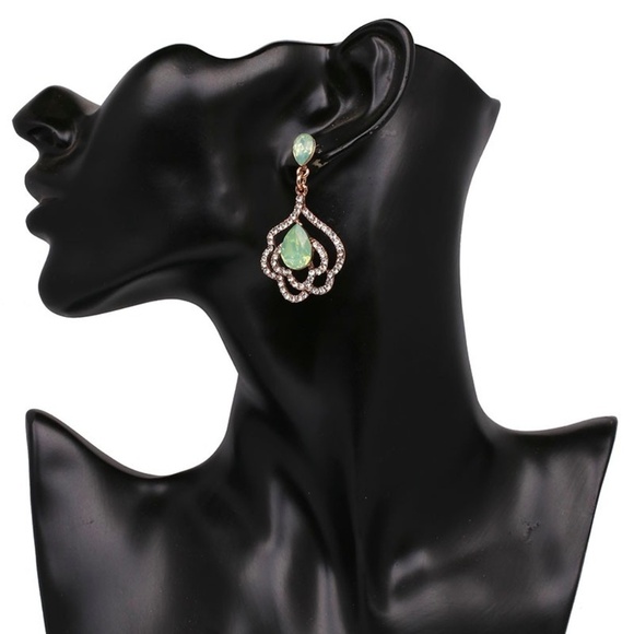 Last 1! Crystal Vintage Bridal statement Earrings - Picture 3 of 5